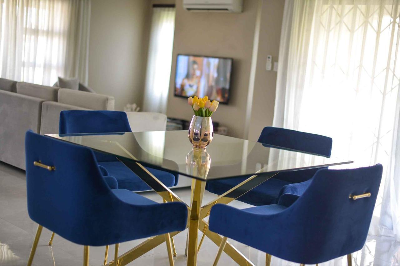 Immaculate Villa Gaborone Extérieur photo
