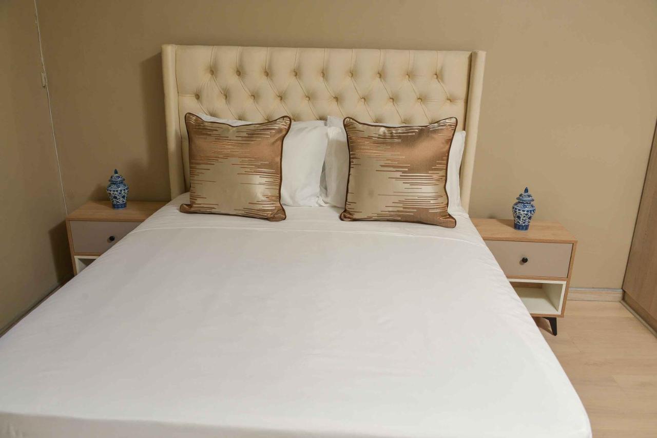 Immaculate Villa Gaborone Extérieur photo